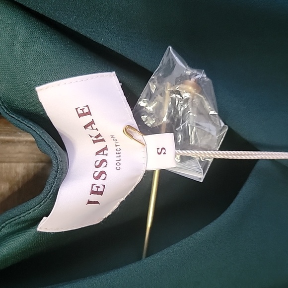 Jessakae Emerald Green Dress Christmas Winter - Picture 3 of 4